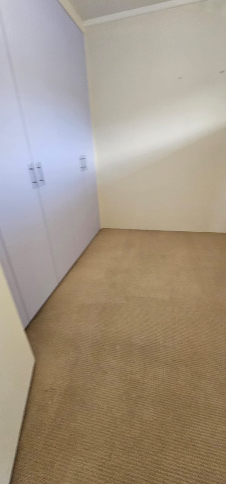 End of lease cleaning Sydney — spotless living room after professional bond clean